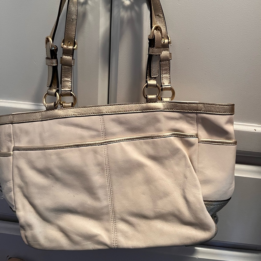 Coach Handbag - Picture 2 of 2
